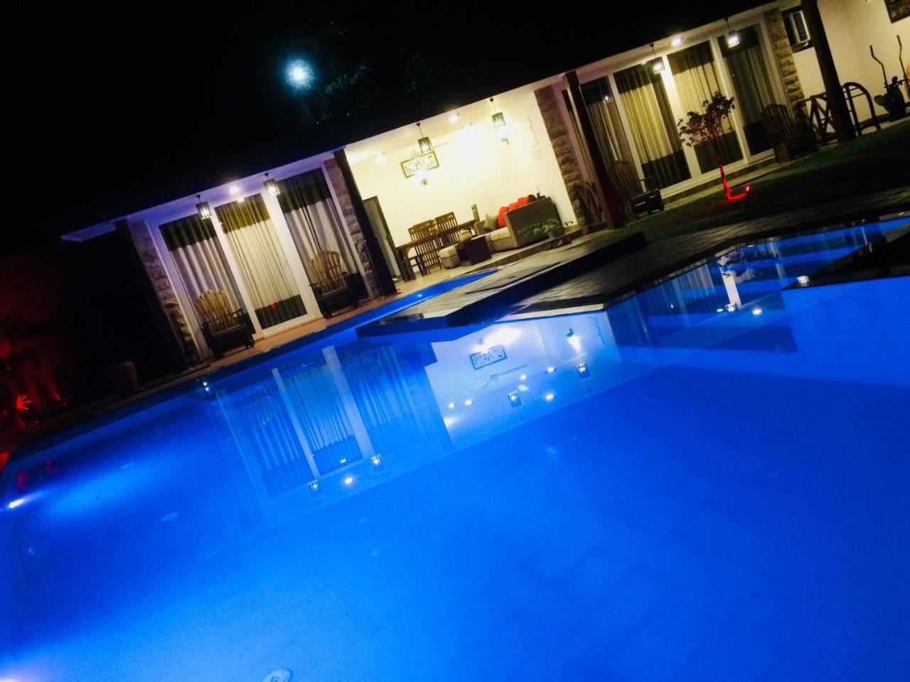 Villa 康提 外观 照片